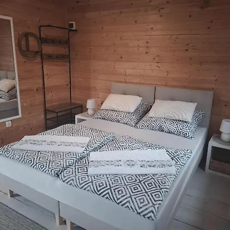 Bursztynek Lunowa בית אירוח *